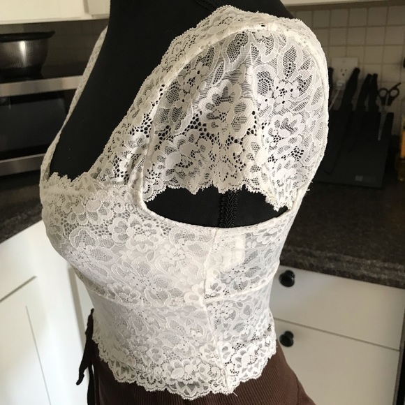 Y2k Abercrombie white lace milkmaid crop top 🍓🤍 - Picture 3 of 12